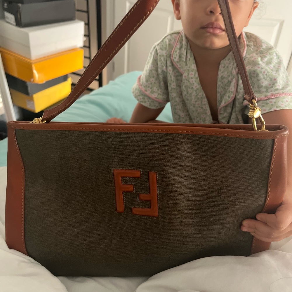 Fendi Brown and Tan Vintage Crossbody Bag.   Strap comes off full Clutch Bag - Picture 2 of 7